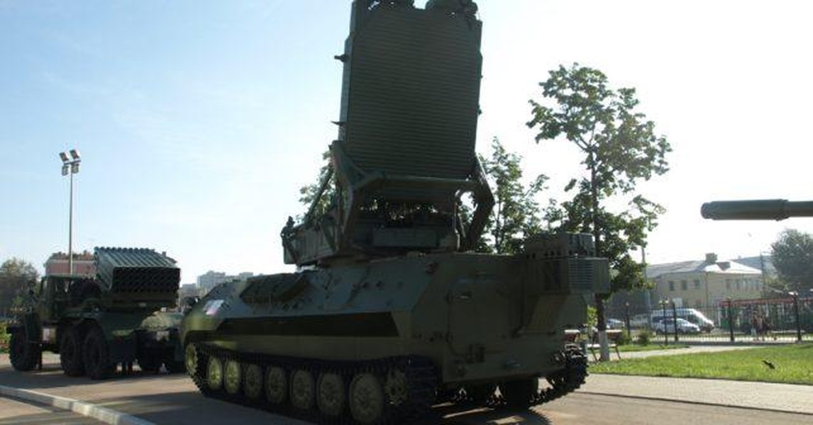 Radar phản pháo Zoopark-1M cực dị của quân đội Nga