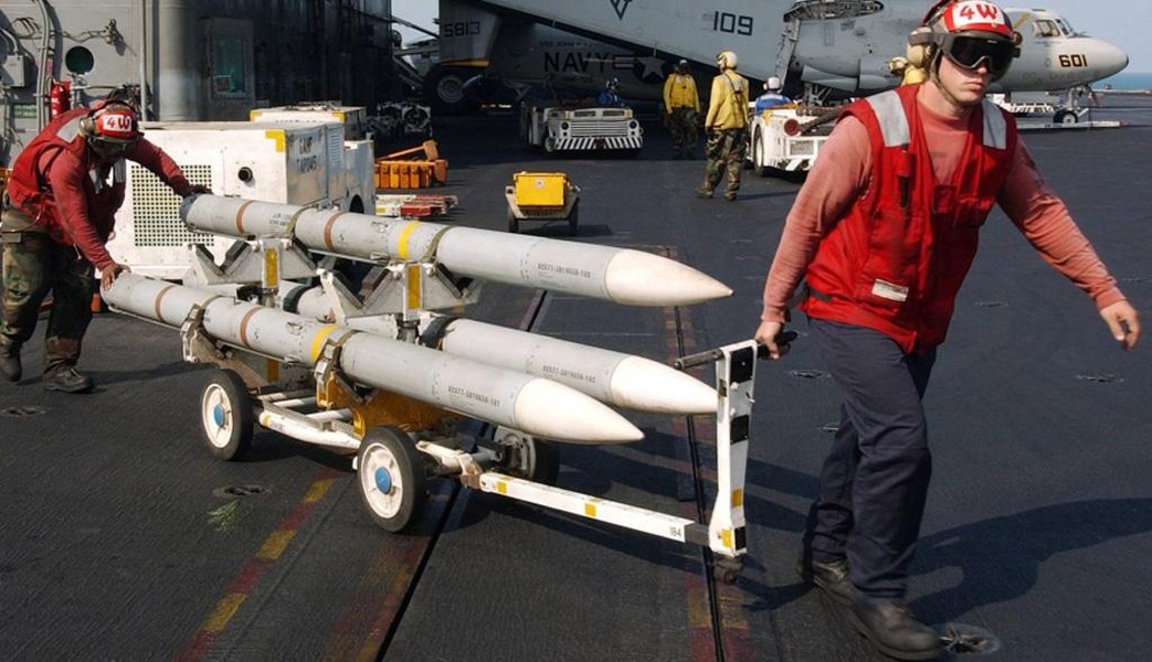 Mỹ duyệt bán gần 1.000 tên lửa đối không AIM-120 trị giá gần 3 tỷ USD cho Đức
