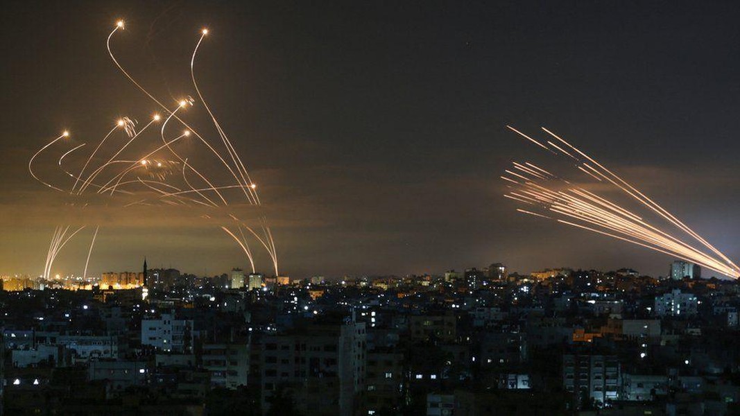 'Vòm Sắt' của Israel thất thủ trước đòn tấn công của lực lượng Hamas