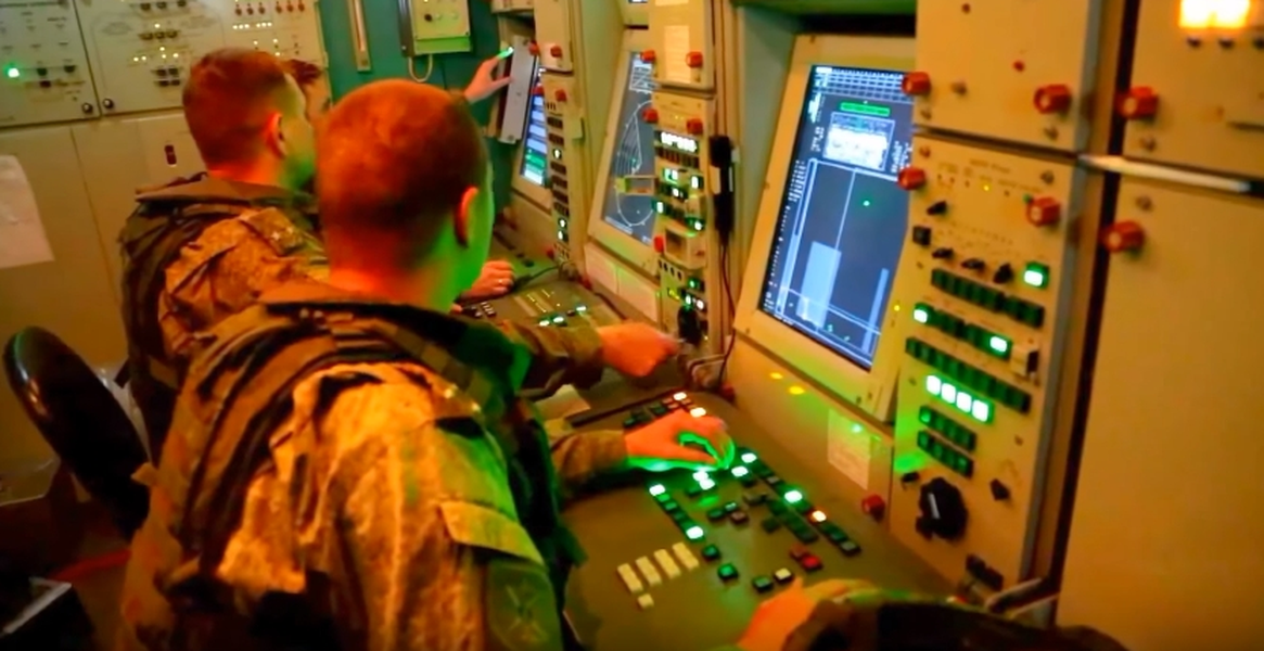 Khám phá ‘mắt thần’ trị giá 5,5 triệu USD của hệ thống phòng không S-400 Nga