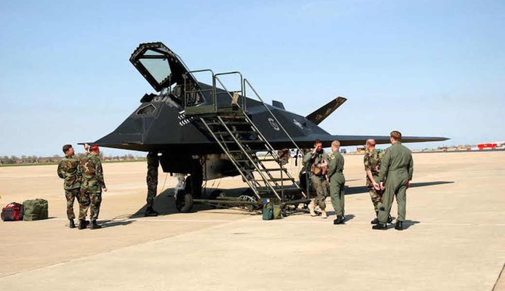 Chiến đấu cơ tàng hình F-117 Mỹ đã bị bắn rơi trên bầu trời Nam Tư như thế nào?