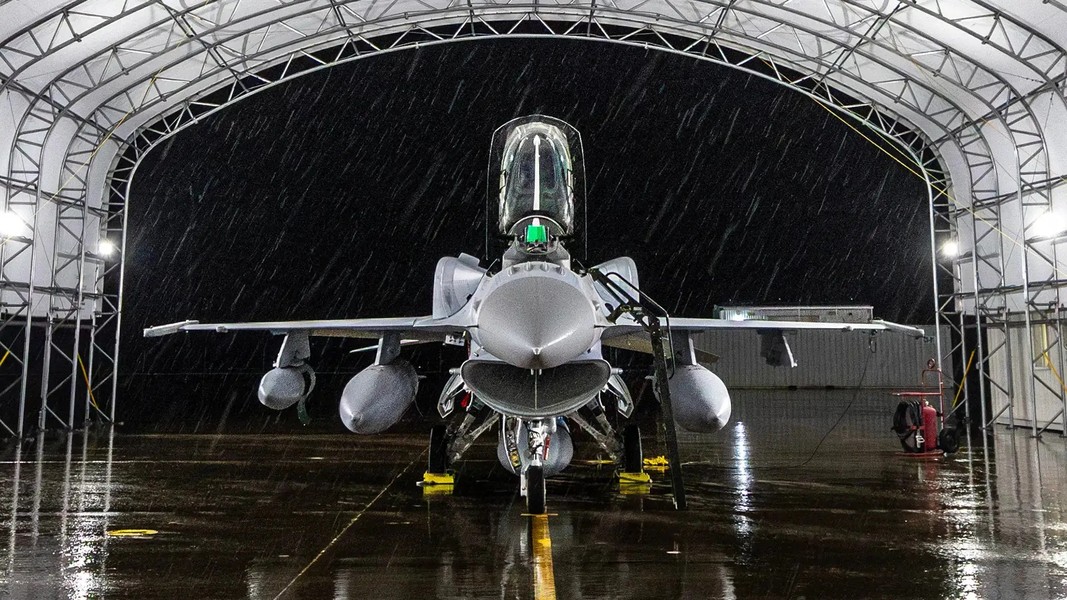 F-16 Viper Block 70 Mỹ chế tạo cho Bahrain xuất hiện với cấu hình vũ khí