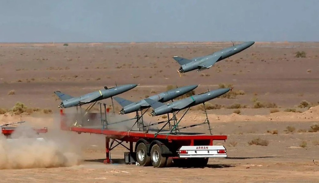 Hàng trăm UAV và tên lửa Iran tập kích quy mô lớn vào Israel