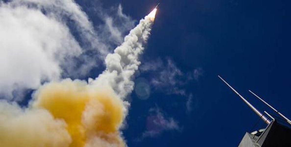 Tổ hợp SM-3 Mỹ đánh chặn tên lửa Iran phóng vào Israel