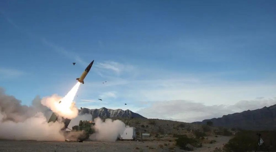 Mỹ bí mật chuyển tên lửa ATACMS tầm bắn 300 km cho Ukraine