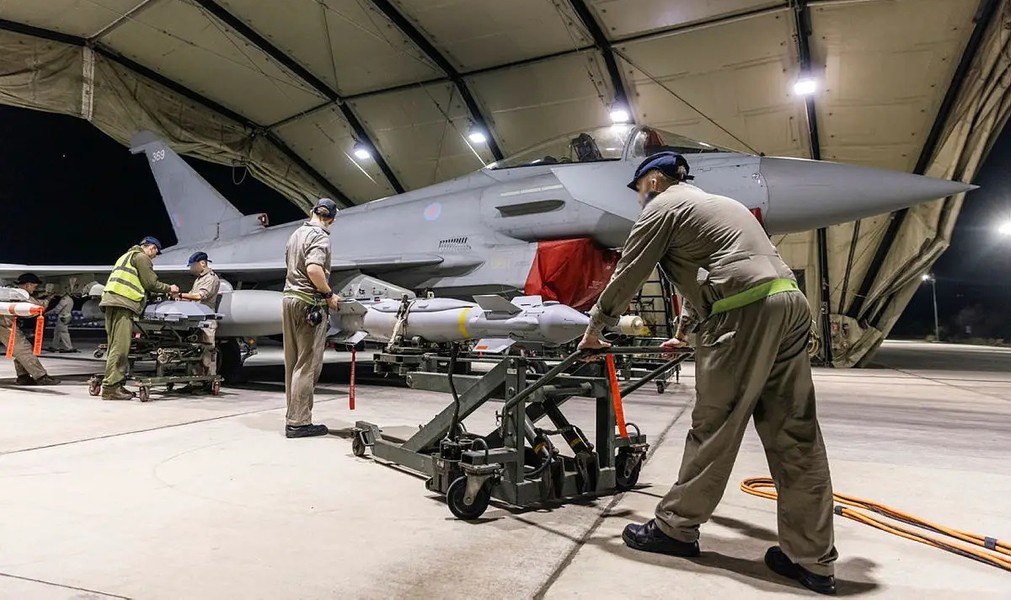 Uy lực bom Paveway IV dẫn đường laser mà Anh chuyển cho Ukraine