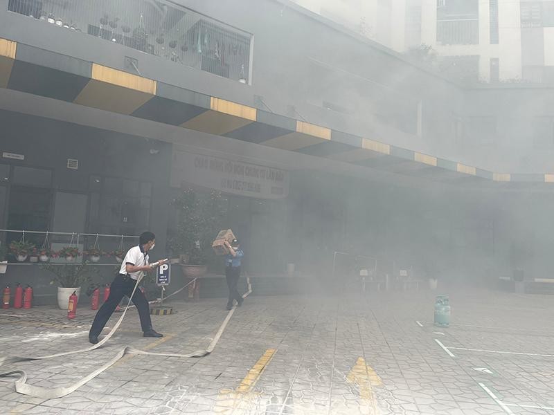 Ứng phó nhanh với tình huống hỏa hoạn giả định phức tạp tại Rice City Sông Hồng