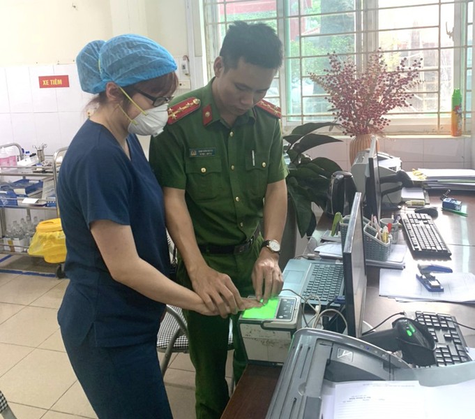 Tây Hồ là quận đầu tiên của Hà Nội hoàn thành chỉ tiêu thu nhận hồ sơ cấp CCCD