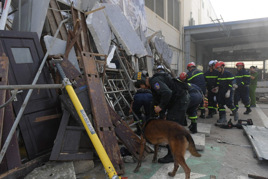 Lần đầu tiên đưa chó nghiệp vụ tham gia diễn tập tình huống phòng chống cháy, nổ, cứu nạn, cứu hộ 