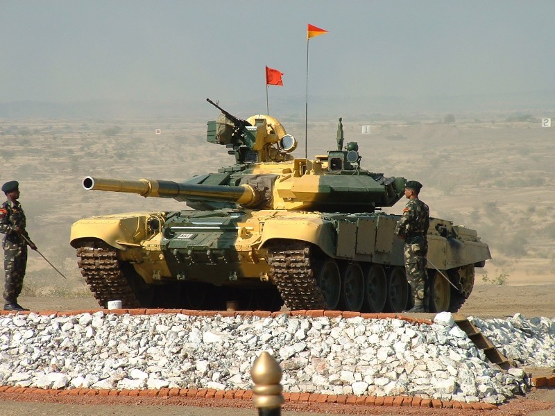 [ẢNH] Ấn Độ bất ngờ tuyên bố xe tăng T-90 của Nga 