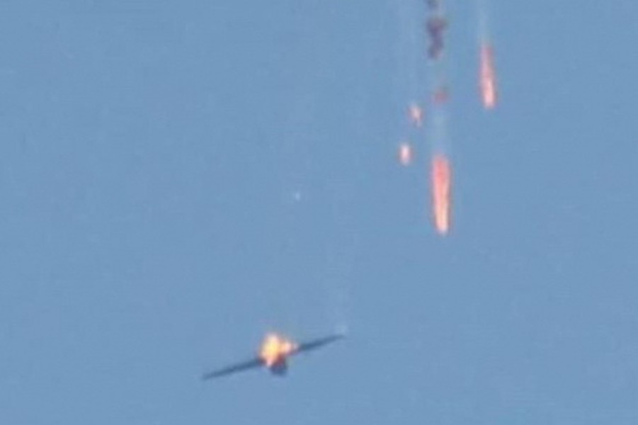 [ẢNH] Thổ Nhĩ Kỳ bắn rơi máy bay Nga nghi là Su-24 gần biên giới Syria