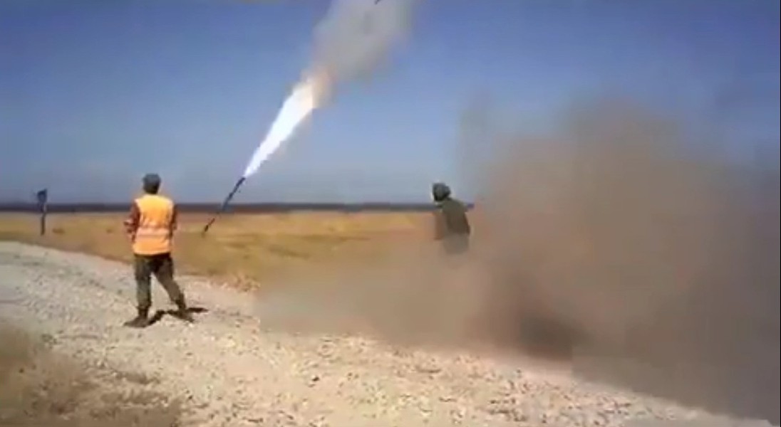 [ẢNH] Sau sự cố S-400, đến lượt tên lửa vác vai Igla của Nga phóng lỗi rất nguy hiểm
