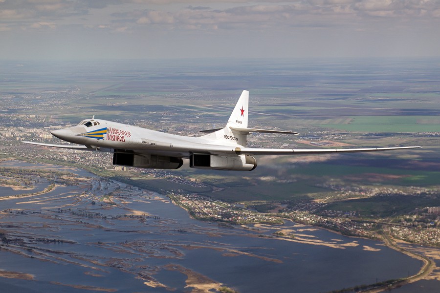 [ẢNH] Kỷ lục mới của Tu-160 