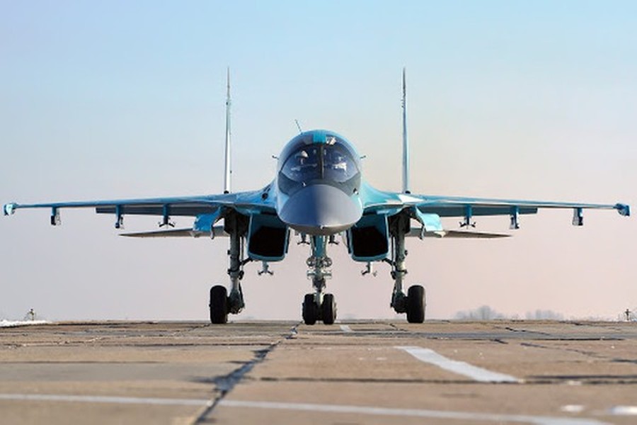 [ẢNH] Su-34 Nga tấn công trực diện phiến quân trong khu vực do Mỹ kiểm soát