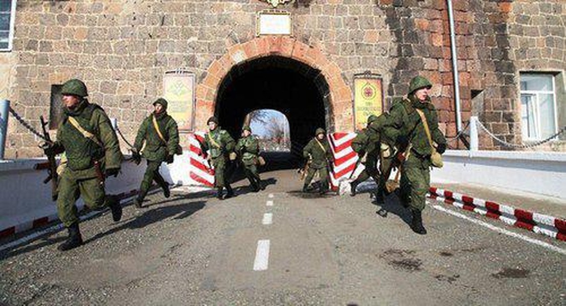 [ẢNH] Mẫu thuẫn lớn khiến Armenia đe dọa đóng cửa căn cứ Nga ở Gyumri