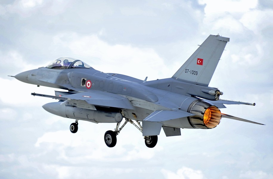 [ẢNH] Sự thật vụ chiến đấu cơ F-16 Thổ Nhĩ Kỳ bị S-300 Armenia bắn hạ