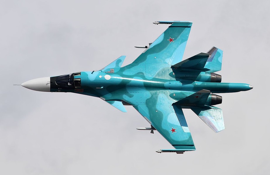 [ẢNH] Su-34 Nga bị rơi sau khi chặn hai máy bay ném bom Mỹ?