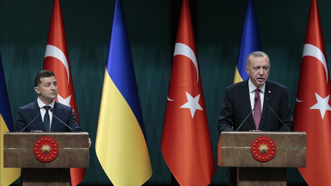 [ẢNH] Tổng thống Erdogan gây sốc khi tuyên bố hỗ trợ Ukraine lấy lại Crimea