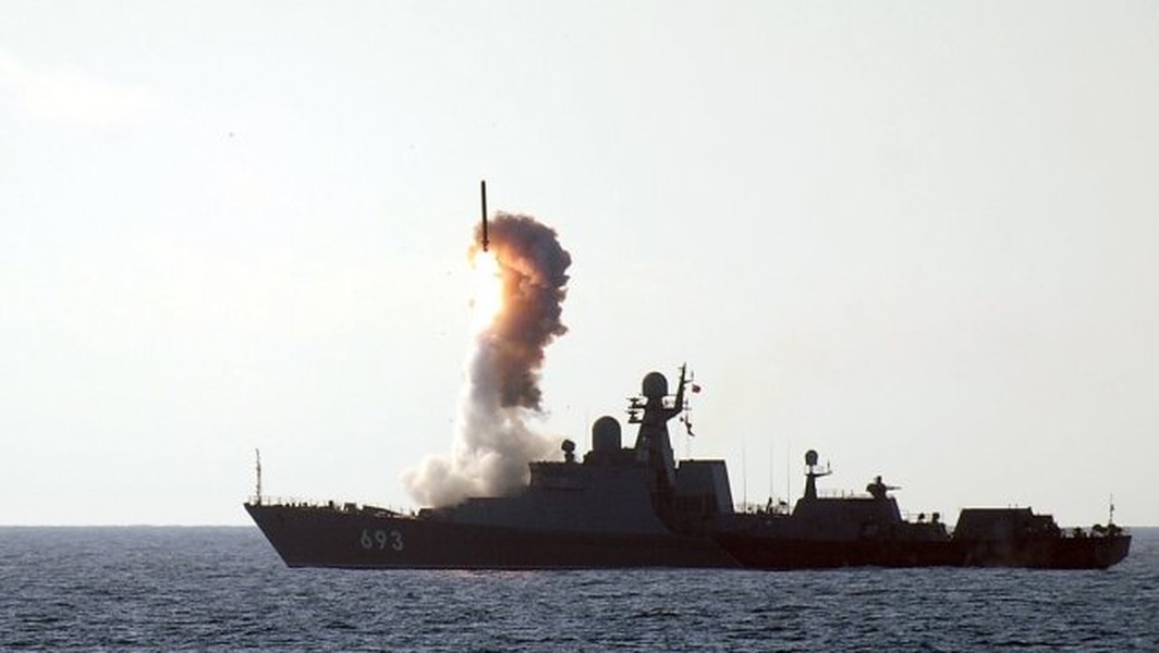 [ẢNH] Nga gửi cảnh báo cứng rắn tới Azerbaijan thông qua tên lửa Kalibr