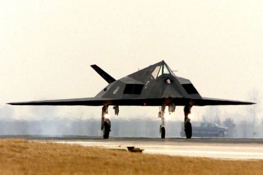 [ẢNH] Được cấp số hiệu mới, máy bay tàng hình F-117 chính thức tái hoạt động?