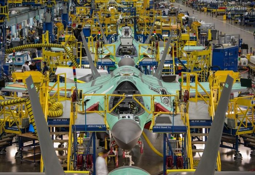 [ẢNH] Mỹ buộc phải hạn chế sản xuất F-35 vì S-400 Nga?