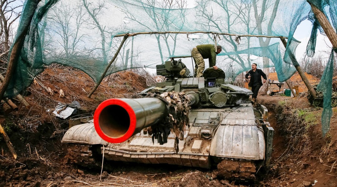 [ẢNH] Chiến sự Ukraine bùng nổ sau vụ pháo kích thiệt mạng chỉ huy ly khai miền Đông?