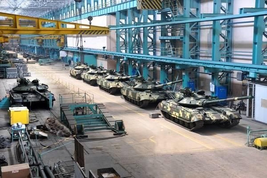 [ẢNH] Ukraine tự tay tàn phá nền công nghiệp quốc phòng khủng khiếp tới mức nào?