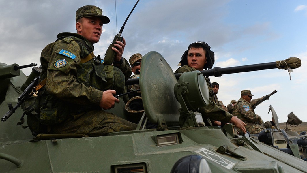 [ẢNH] Chuyên gia: Lính gìn giữ hòa bình Nga đối diện nguy cơ lớn tại Karabakh