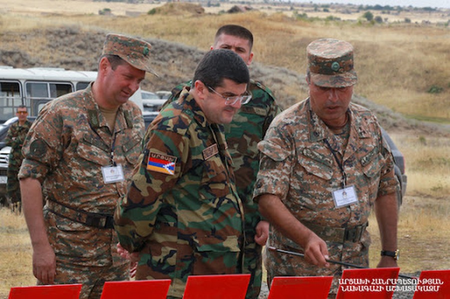[ẢNH] Nguy cơ xung đột bùng phát khi quân đội Artsakh từ chối tuân thủ lệnh ngừng bắn