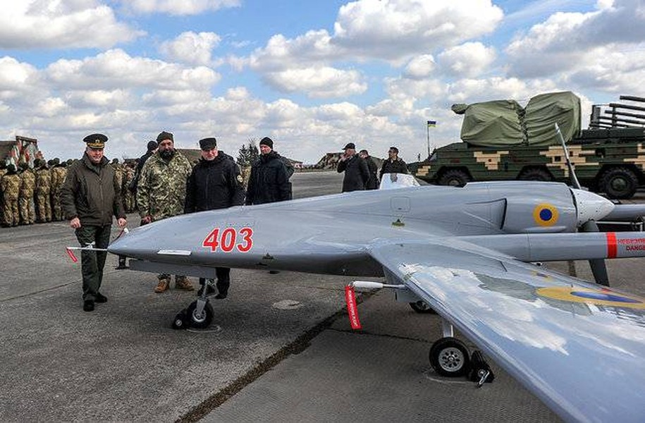 [ẢNH] UAV Bayraktar TB2 Ukraine lần đầu tấn công vào Donbass?
