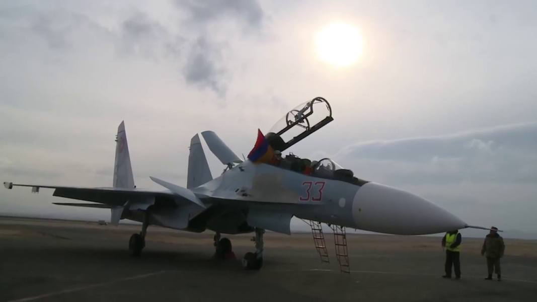 [ẢNH] Không quân Nga tăng tần suất hoạt động dày bất thường trên bầu trời Armenia