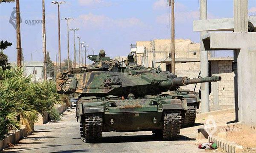 [ẢNH] Xe tăng Thổ Nhĩ Kỳ ào ạt tiến vào Syria báo hiệu cuộc chiến mới