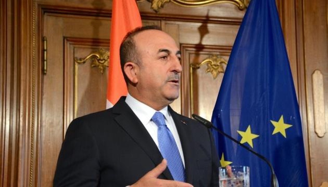 [ẢNH] Ngoại trưởng Thổ Nhĩ Kỳ tuyên bố không nhượng bộ Nga về Crimea