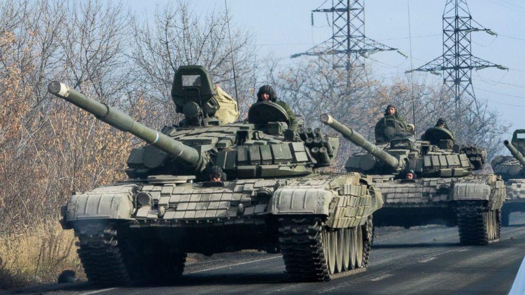 [ẢNH] Căng thẳng tăng cao khi lượng lớn xe tăng Ukraine bất ngờ áp sát Donbass