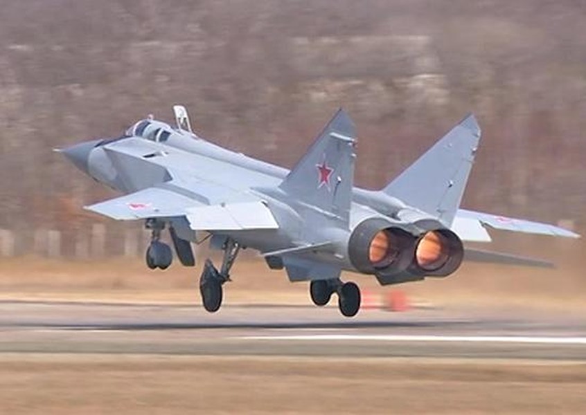 [ẢNH] Siêu tiêm kích MiG-41 bị đánh giá 