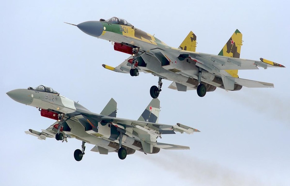 [ẢNH] Su-35S đối đầu F-15EX - Tiêm kích nào sẽ giành chiến thắng