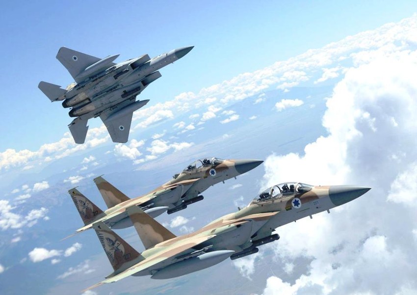 [ẢNH] Israel chớp thời cơ tấn công ngay khi Iran đưa tên lửa đạn đạo tới Syria?
