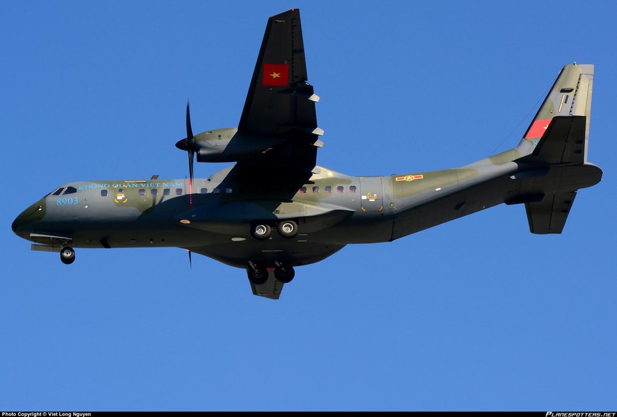 [ẢNH] Việt Nam hoán cải vận tải cơ An-26 thành máy bay ném bom cực mạnh