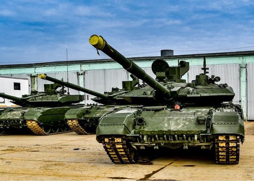 [ẢNH] T-90M Proryv-3 và T-14 Armata lần đầu 