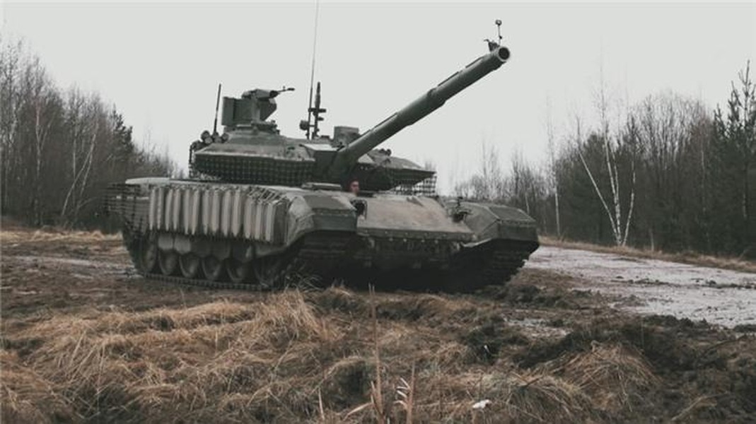[ẢNH] T-90M Proryv-3 và T-14 Armata lần đầu 