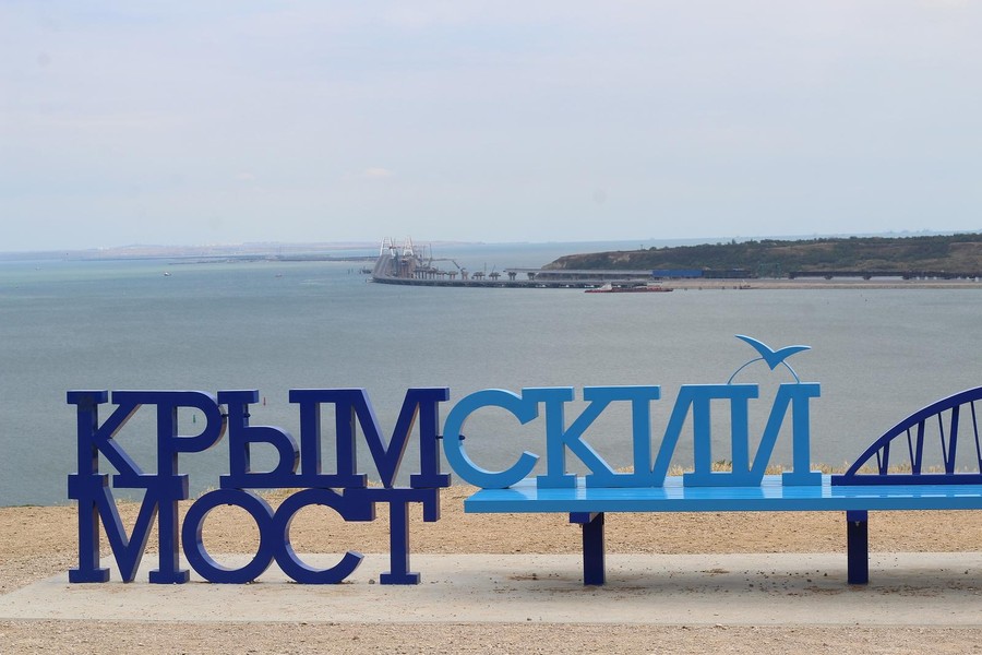 [ẢNH] Ukraine chỉ nối lại việc cấp nước cho Crimea khi có 