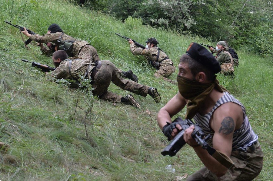 [ẢNH] Quân tình nguyện Nga khẳng định sẵn sàng tham chiến tại Donbass