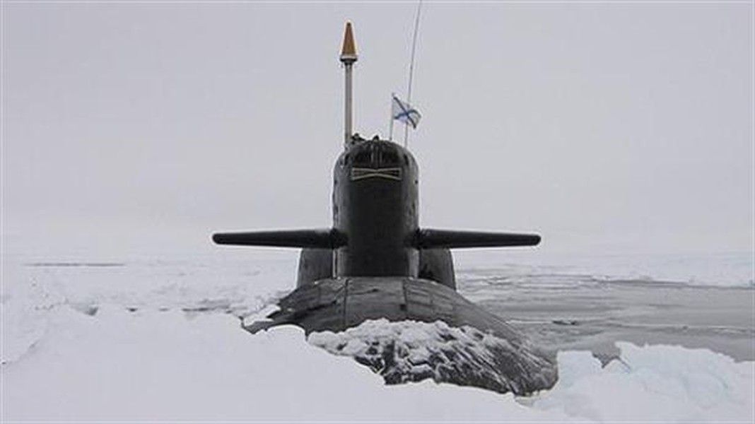 [ẢNH] Màn thị uy sức mạnh của tàu ngầm Nga tại Bắc Cực lợi bất cấp hại?