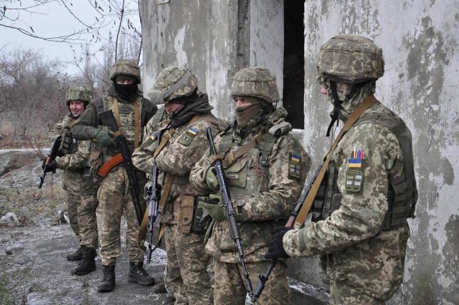 [ẢNH] Nga điều tập đoàn quân từng đánh bại Gruzia áp sát biên giới Ukraine