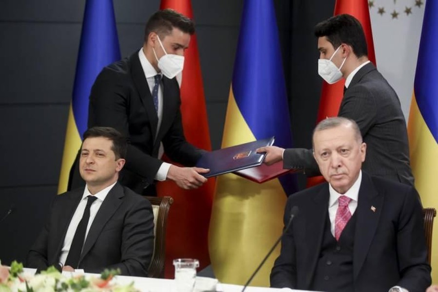 [ẢNH] Ukraine bất ngờ chào bán cổ phần tổ hợp Motor Sich cho Thổ Nhĩ Kỳ