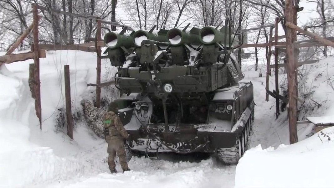 [ẢNH] Chuyên gia Mỹ đề xuất cung cấp cho Ukraine tên lửa phòng không thay vì tiêm kích