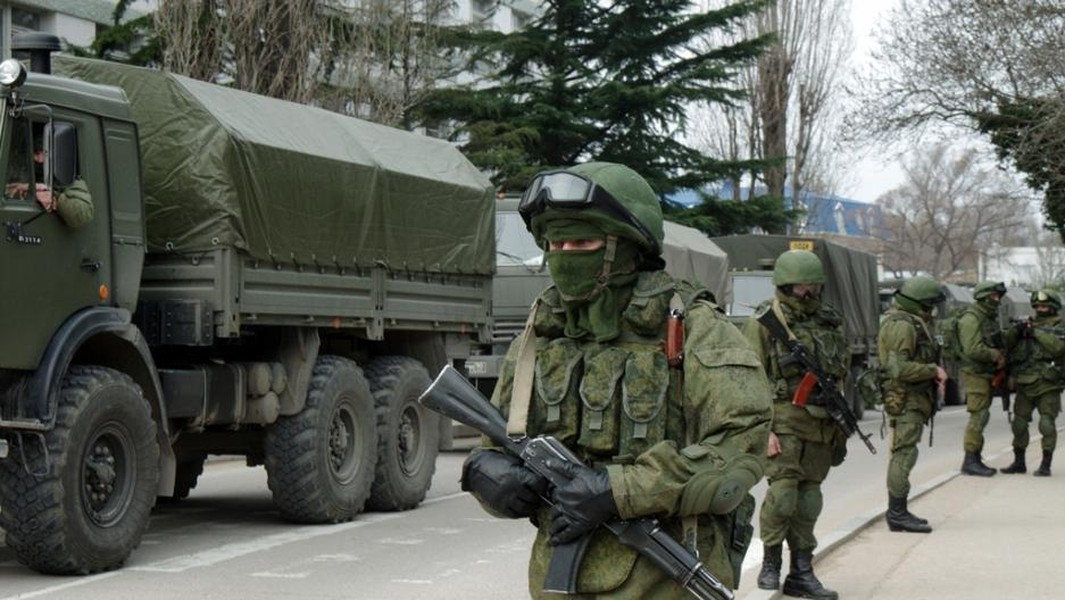 [ẢNH] Quân Nga tại biên giới Ukraine tăng lên 150.000 khi DPR muốn 
