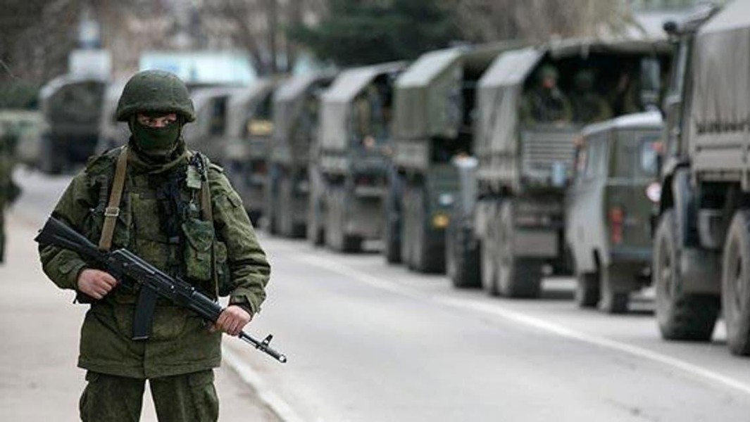 [ẢNH] Pháo binh Ukraine bắn phá dữ dội Donbass ngay sau khi Nga rút quân