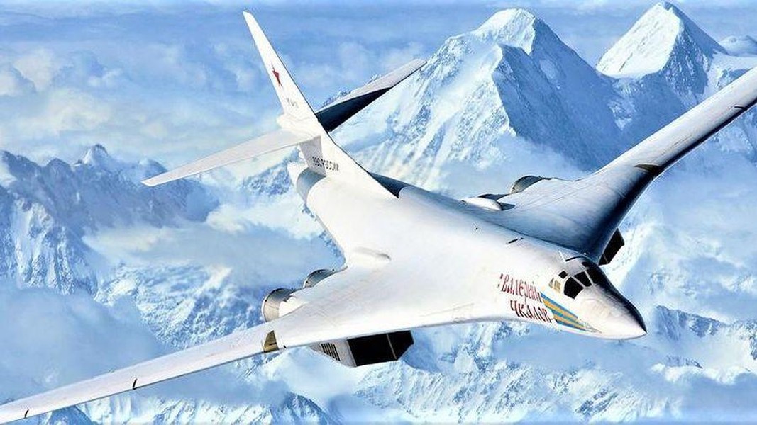 [ẢNH] Thực hư vụ ‘thiên nga trắng’ Tu-160 khiến ‘quái điểu’ F-35 hụt hơi