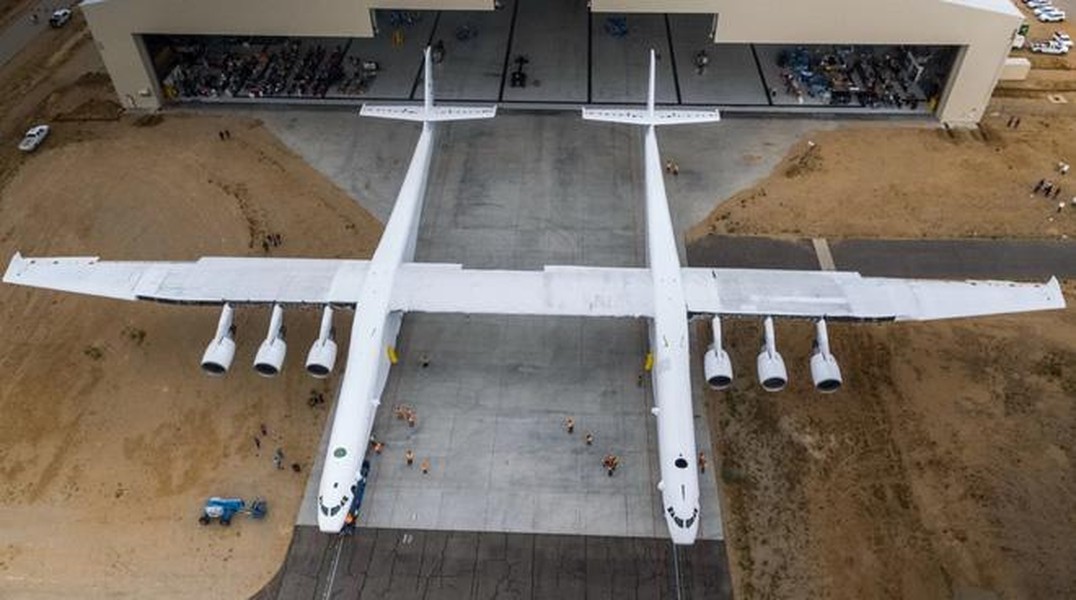 [ẢNH] Máy bay lớn nhất thế giới Stratolaunch đã trở lại bầu trời